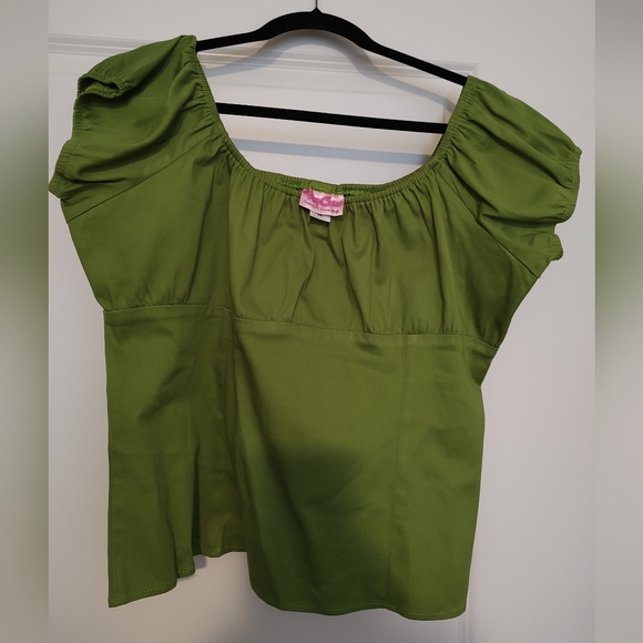 Pinup Girl Peasant Top - Picture 2 of 4